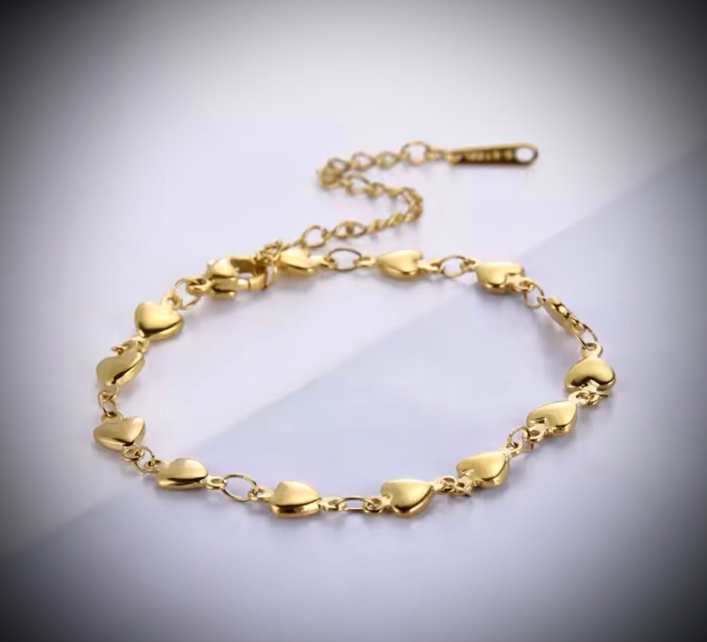 Heart Chain Bracelet in Gold