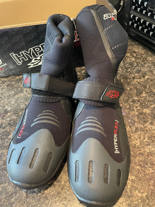 Hyperflex Amp 5mm RT Boot size 6 - FINAL SALE