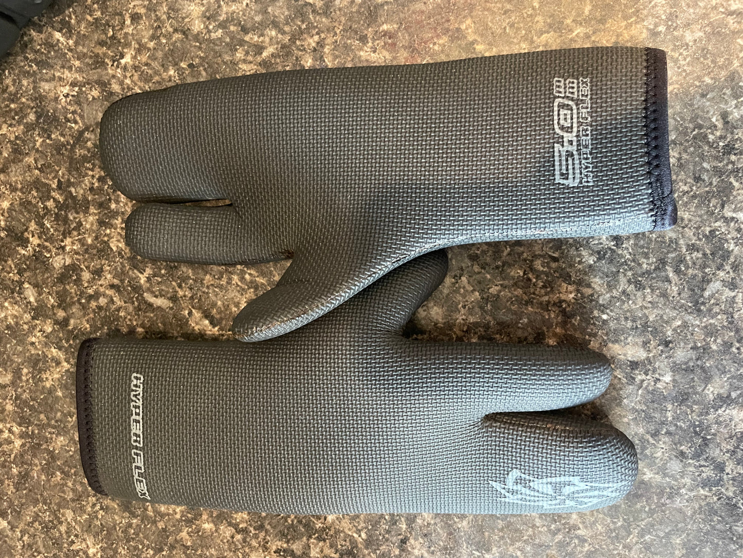 Hyperflex 5mm Thaw Claw Mitts -Final Sale