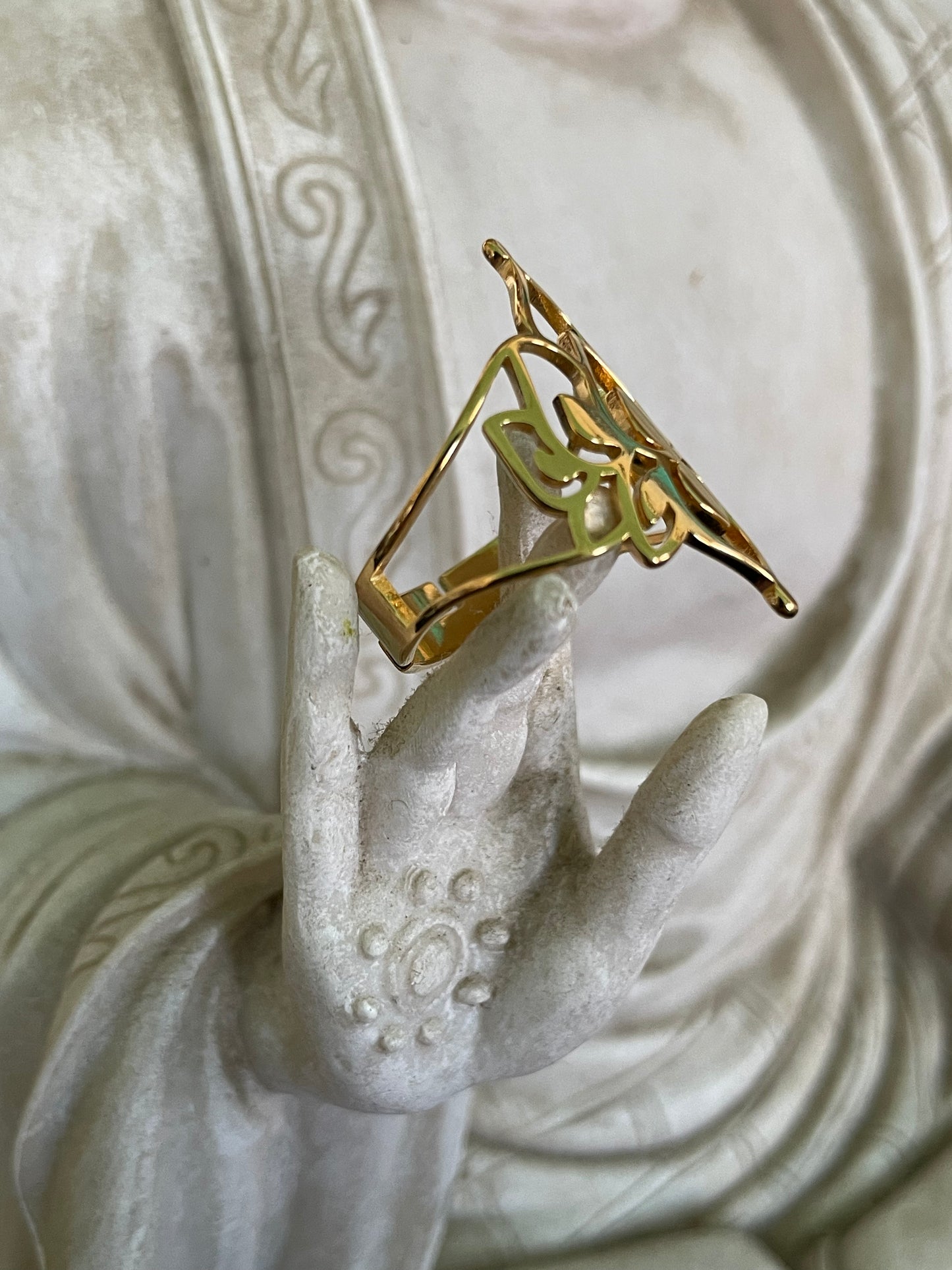 Lotus Flower Ring - Shiny Gold plated stainless steel